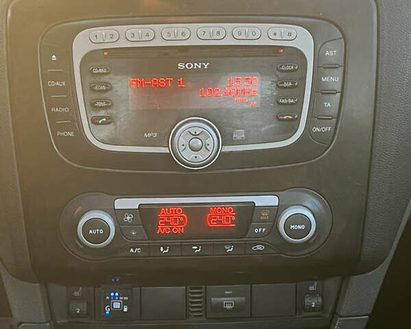 Серый Форд Фокус, объемом двигателя 2 л и пробегом 339 тыс. км за 5400 $, фото 9 на Automoto.ua