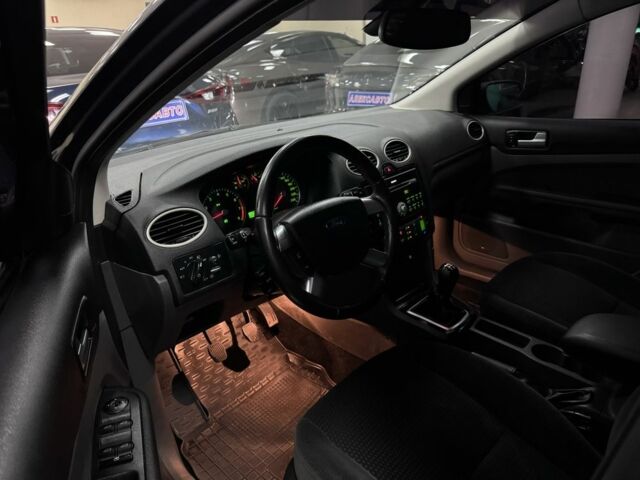 Сірий Форд Фокус, об'ємом двигуна 1.6 л та пробігом 158 тис. км за 5700 $, фото 10 на Automoto.ua