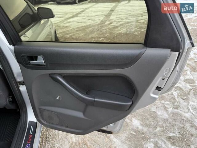 Серый Форд Фокус, объемом двигателя 1.6 л и пробегом 192 тыс. км за 4300 $, фото 14 на Automoto.ua