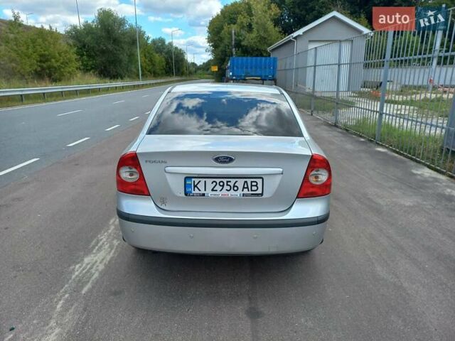 Серый Форд Фокус, объемом двигателя 1.6 л и пробегом 310 тыс. км за 4000 $, фото 5 на Automoto.ua
