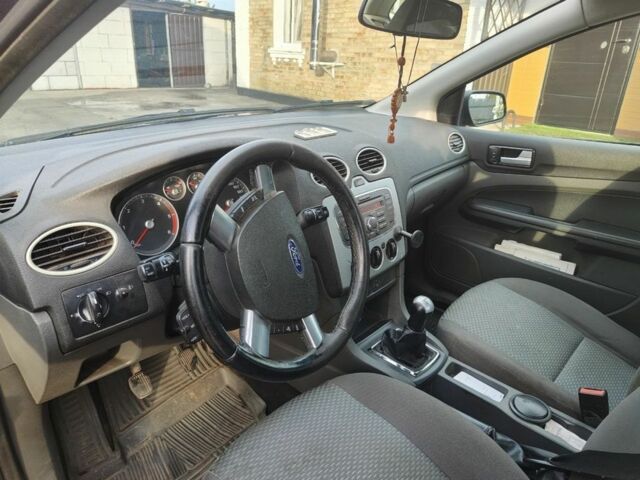 Форд Фокус 2007 в Рокитном на Automoto.ua Серый Форд Фокус, объемом двигателя 1.6 л и пробегом 230 тыс. км за 3700 $, фото 4 на Automoto.ua