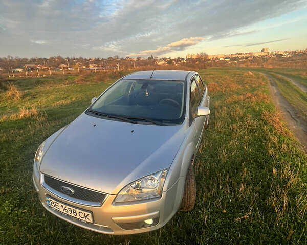 Серый Форд Фокус, объемом двигателя 2 л и пробегом 339 тыс. км за 5400 $, фото 1 на Automoto.ua