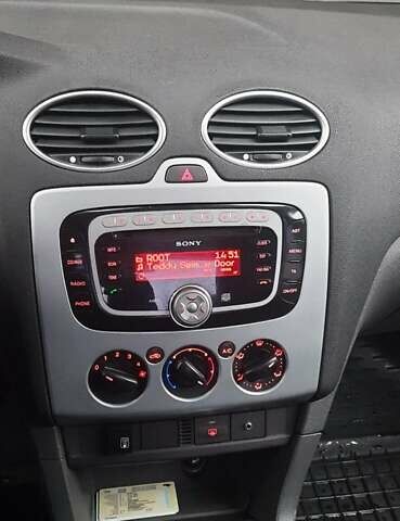 Сірий Форд Фокус, об'ємом двигуна 1.6 л та пробігом 168 тис. км за 6000 $, фото 7 на Automoto.ua