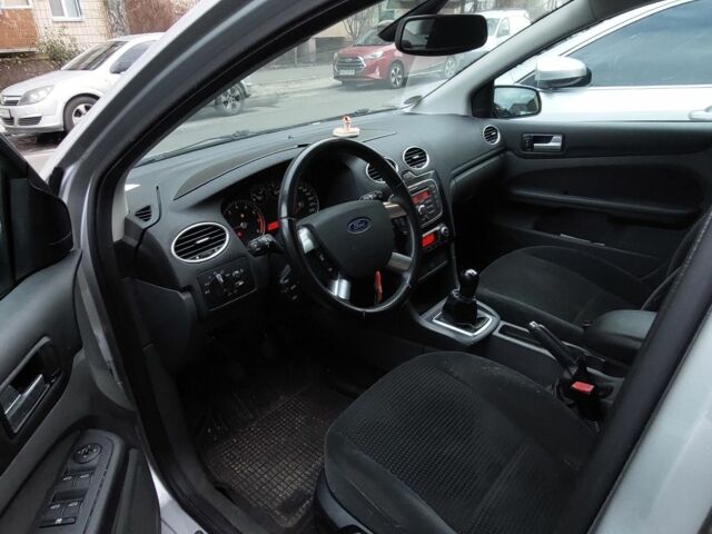 Сірий Форд Фокус, об'ємом двигуна 1.6 л та пробігом 190 тис. км за 4200 $, фото 6 на Automoto.ua