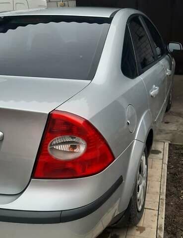 Сірий Форд Фокус, об'ємом двигуна 1.6 л та пробігом 168 тис. км за 6000 $, фото 2 на Automoto.ua