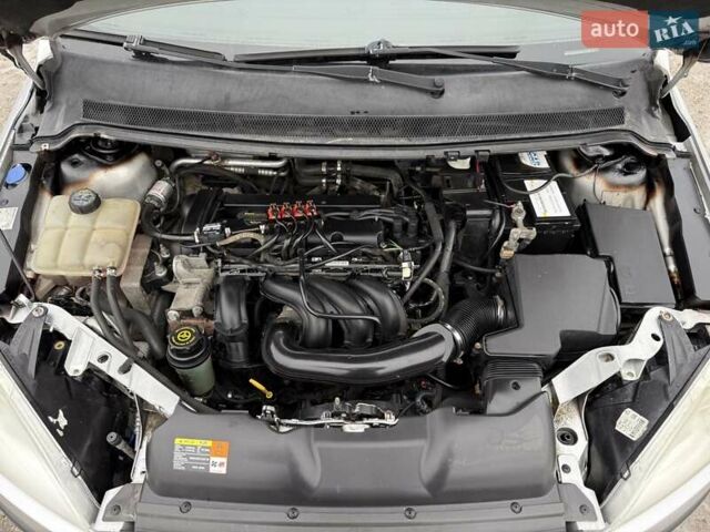 Серый Форд Фокус, объемом двигателя 1.6 л и пробегом 192 тыс. км за 4300 $, фото 28 на Automoto.ua
