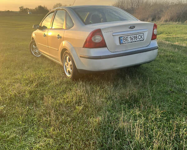 Серый Форд Фокус, объемом двигателя 2 л и пробегом 339 тыс. км за 5400 $, фото 6 на Automoto.ua