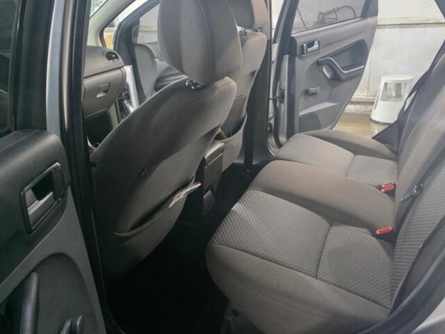 Серый Форд Фокус, объемом двигателя 1.6 л и пробегом 200 тыс. км за 4500 $, фото 6 на Automoto.ua