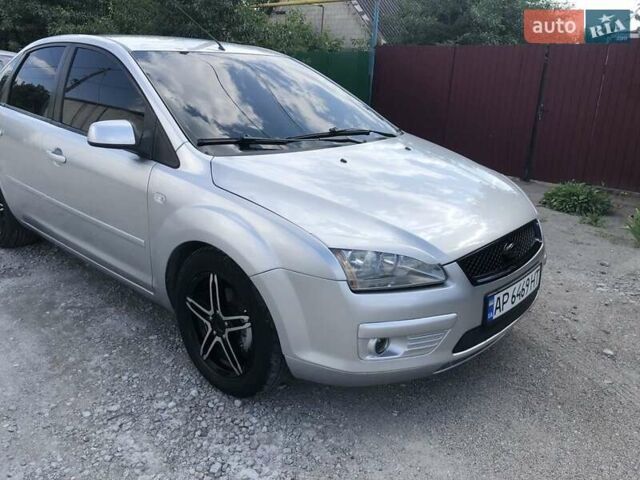Форд Фокус 2007 в Запорожье на Automoto.ua Серый Форд Фокус, объемом двигателя 1.6 л и пробегом 270 тыс. км за 5600 $, фото 1 на Automoto.ua