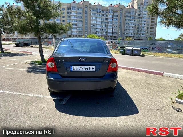 Серый Форд Фокус, объемом двигателя 1.6 л и пробегом 236 тыс. км за 3750 $, фото 5 на Automoto.ua