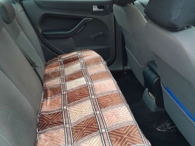 Сірий Форд Фокус, об'ємом двигуна 1.6 л та пробігом 278 тис. км за 3800 $, фото 5 на Automoto.ua