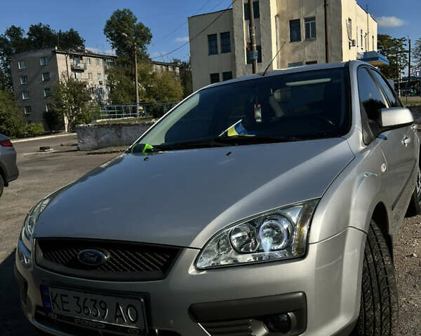 Серый Форд Фокус, объемом двигателя 1.6 л и пробегом 114 тыс. км за 5300 $, фото 3 на Automoto.ua