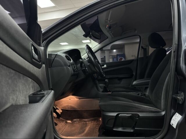 Сірий Форд Фокус, об'ємом двигуна 1.6 л та пробігом 158 тис. км за 5700 $, фото 11 на Automoto.ua