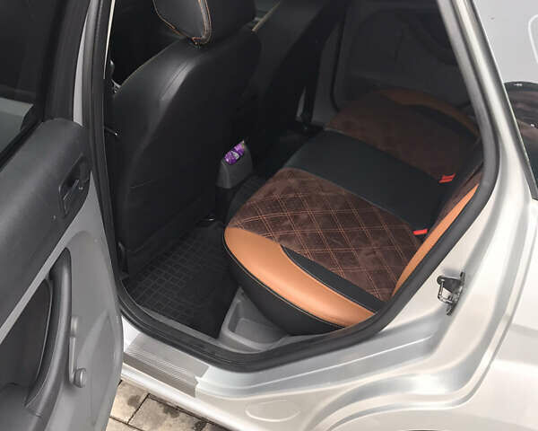 Серый Форд Фокус, объемом двигателя 1.6 л и пробегом 142 тыс. км за 5800 $, фото 9 на Automoto.ua