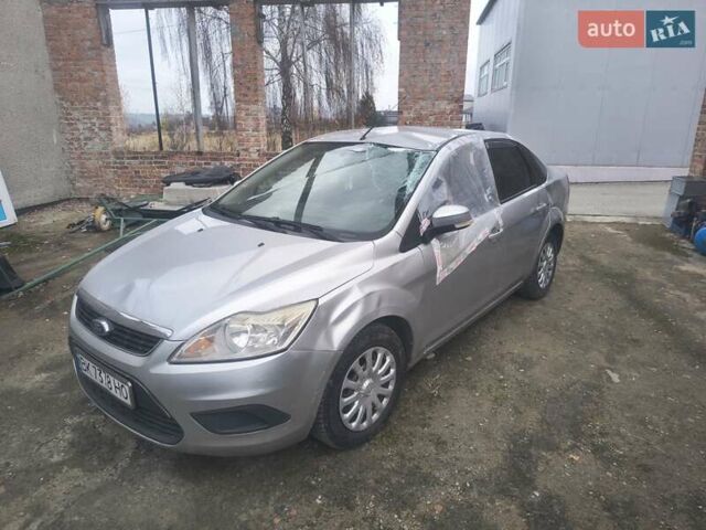 Серый Форд Фокус, объемом двигателя 1.6 л и пробегом 299 тыс. км за 2350 $, фото 3 на Automoto.ua