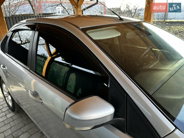 Серый Форд Фокус, объемом двигателя 1.6 л и пробегом 175 тыс. км за 5900 $, фото 25 на Automoto.ua