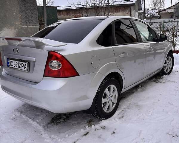Серый Форд Фокус, объемом двигателя 1.6 л и пробегом 192 тыс. км за 5600 $, фото 2 на Automoto.ua