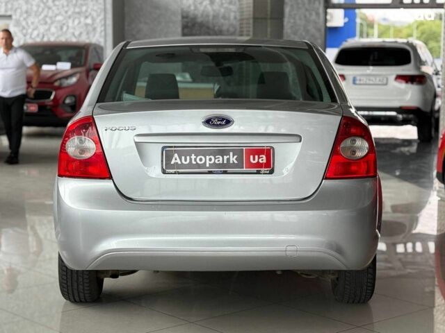 Серый Форд Фокус, объемом двигателя 1.6 л и пробегом 249 тыс. км за 5990 $, фото 5 на Automoto.ua