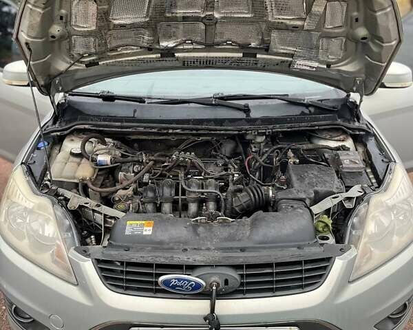 Серый Форд Фокус, объемом двигателя 1.6 л и пробегом 282 тыс. км за 5000 $, фото 15 на Automoto.ua