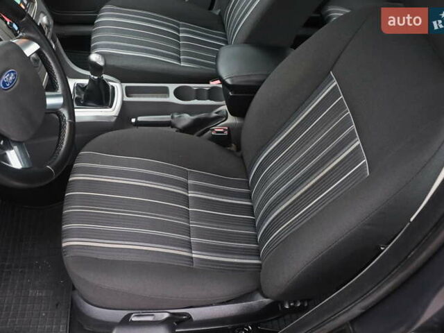 Сірий Форд Фокус, об'ємом двигуна 1.6 л та пробігом 130 тис. км за 5888 $, фото 9 на Automoto.ua