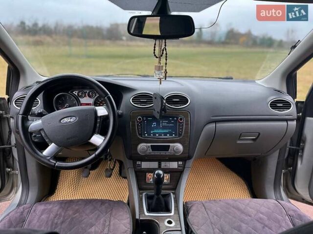 Серый Форд Фокус, объемом двигателя 1.6 л и пробегом 282 тыс. км за 5000 $, фото 12 на Automoto.ua