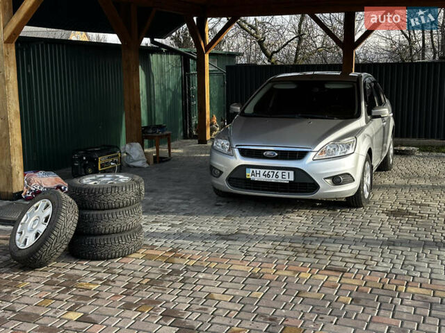 Серый Форд Фокус, объемом двигателя 1.6 л и пробегом 175 тыс. км за 5900 $, фото 3 на Automoto.ua