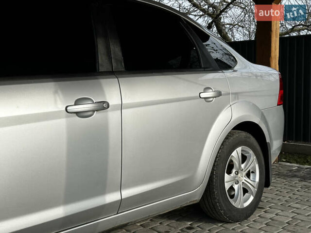 Серый Форд Фокус, объемом двигателя 1.6 л и пробегом 175 тыс. км за 5900 $, фото 13 на Automoto.ua