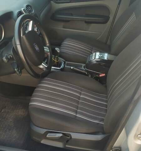 Серый Форд Фокус, объемом двигателя 1.6 л и пробегом 270 тыс. км за 4950 $, фото 8 на Automoto.ua