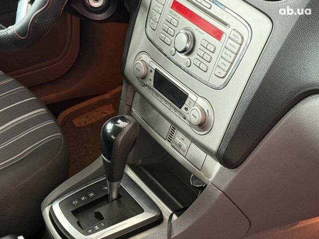 Серый Форд Фокус, объемом двигателя 1.6 л и пробегом 249 тыс. км за 5990 $, фото 15 на Automoto.ua