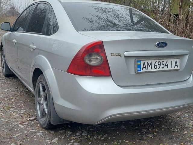 Серый Форд Фокус, объемом двигателя 1.6 л и пробегом 220 тыс. км за 3900 $, фото 4 на Automoto.ua