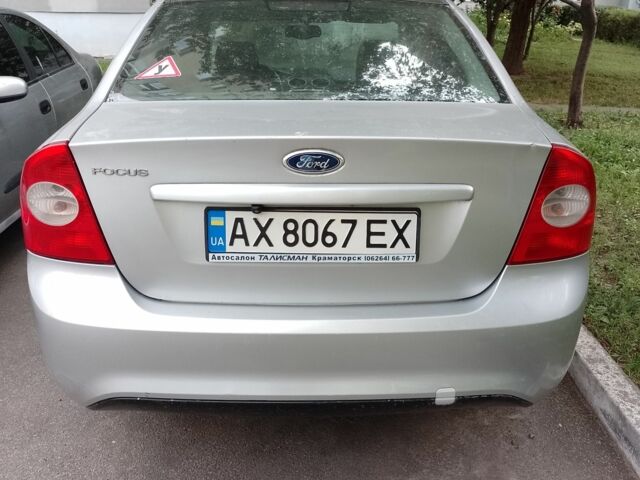 Серый Форд Фокус, объемом двигателя 1.6 л и пробегом 192 тыс. км за 3500 $, фото 5 на Automoto.ua