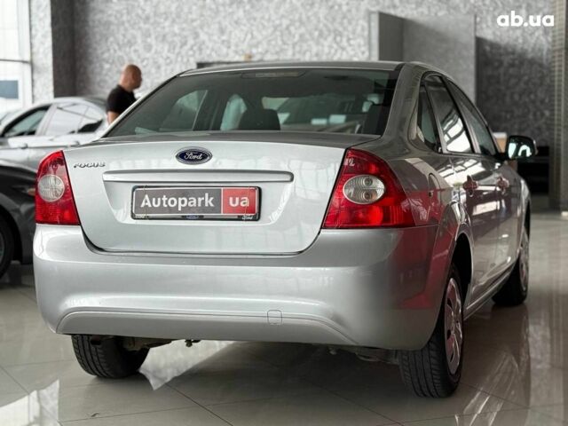Серый Форд Фокус, объемом двигателя 1.6 л и пробегом 249 тыс. км за 5990 $, фото 6 на Automoto.ua