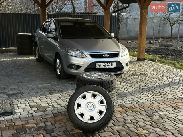 Серый Форд Фокус, объемом двигателя 1.6 л и пробегом 175 тыс. км за 5900 $, фото 1 на Automoto.ua