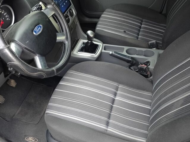 Серый Форд Фокус, объемом двигателя 1.6 л и пробегом 192 тыс. км за 3500 $, фото 6 на Automoto.ua