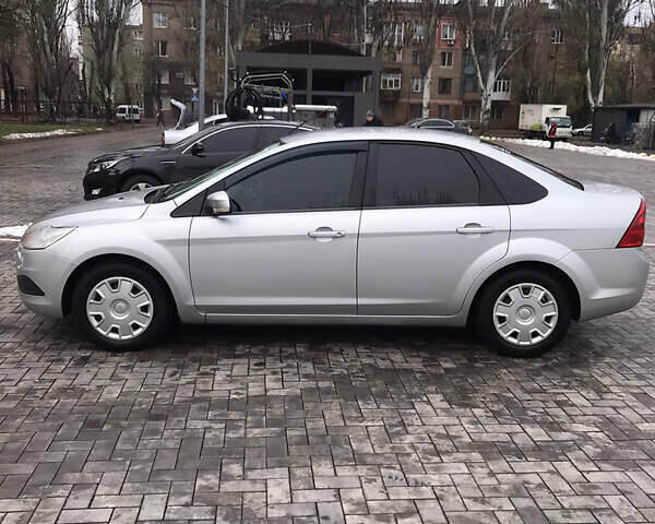 Серый Форд Фокус, объемом двигателя 1.6 л и пробегом 142 тыс. км за 5800 $, фото 2 на Automoto.ua