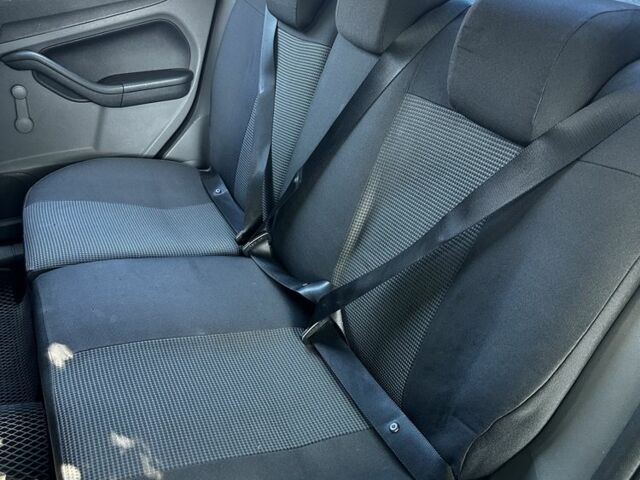 Серый Форд Фокус, объемом двигателя 1.6 л и пробегом 193 тыс. км за 4799 $, фото 7 на Automoto.ua