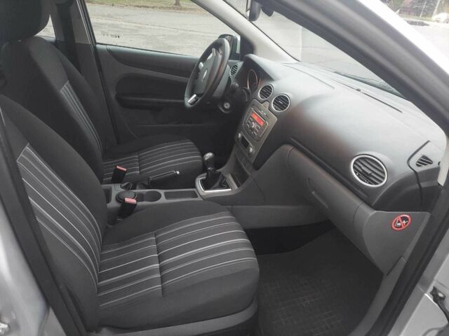 Сірий Форд Фокус, об'ємом двигуна 1.6 л та пробігом 176 тис. км за 5500 $, фото 12 на Automoto.ua