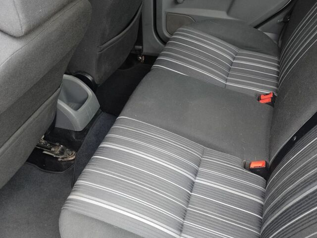 Серый Форд Фокус, объемом двигателя 1.6 л и пробегом 192 тыс. км за 3500 $, фото 7 на Automoto.ua