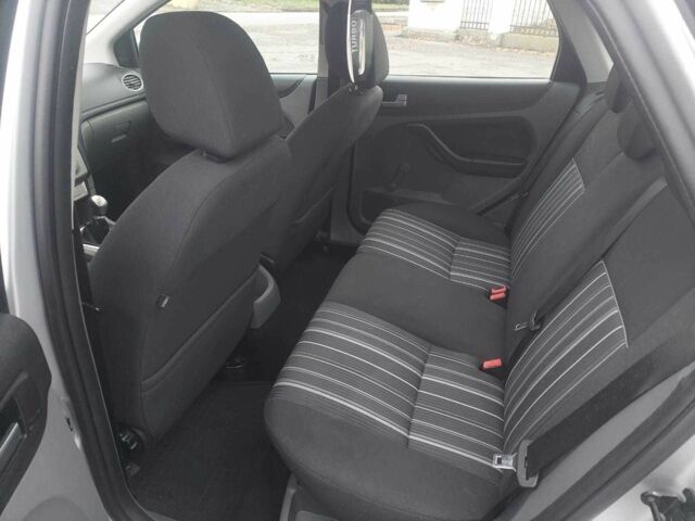 Сірий Форд Фокус, об'ємом двигуна 1.6 л та пробігом 176 тис. км за 5500 $, фото 13 на Automoto.ua