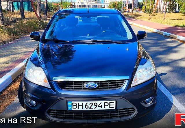 Серый Форд Фокус, объемом двигателя 18 л и пробегом 280 тыс. км за 4690 $, фото 3 на Automoto.ua