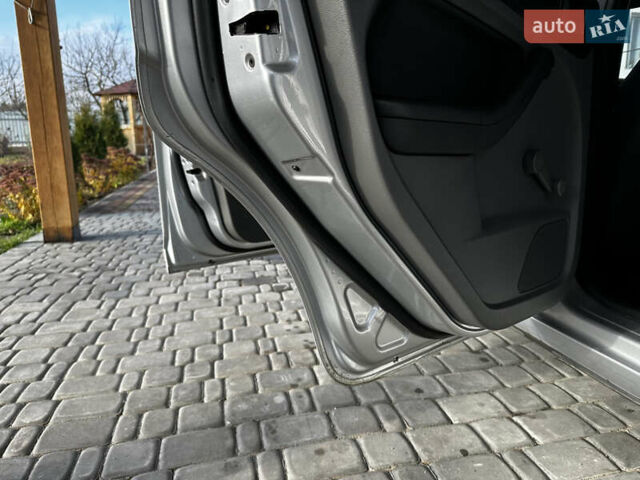 Серый Форд Фокус, объемом двигателя 1.6 л и пробегом 175 тыс. км за 5900 $, фото 38 на Automoto.ua