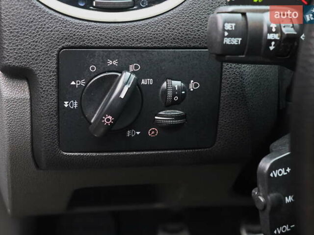 Сірий Форд Фокус, об'ємом двигуна 1.6 л та пробігом 130 тис. км за 5888 $, фото 11 на Automoto.ua