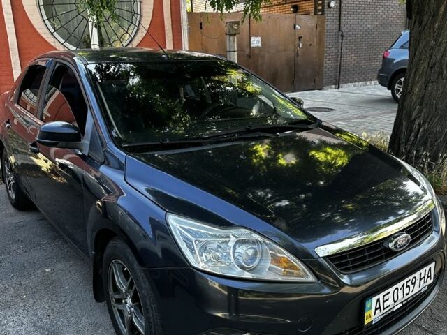 Серый Форд Фокус, объемом двигателя 1.6 л и пробегом 193 тыс. км за 4799 $, фото 5 на Automoto.ua