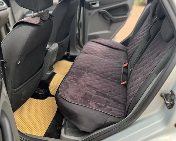 Серый Форд Фокус, объемом двигателя 1.6 л и пробегом 282 тыс. км за 5000 $, фото 11 на Automoto.ua