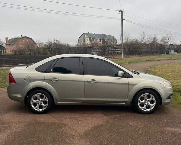 Серый Форд Фокус, объемом двигателя 1.6 л и пробегом 282 тыс. км за 5000 $, фото 6 на Automoto.ua