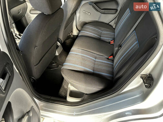 Серый Форд Фокус, объемом двигателя 1.6 л и пробегом 175 тыс. км за 5900 $, фото 39 на Automoto.ua