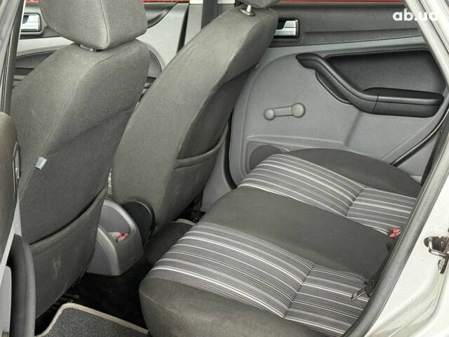 Серый Форд Фокус, объемом двигателя 1.6 л и пробегом 249 тыс. км за 5990 $, фото 12 на Automoto.ua