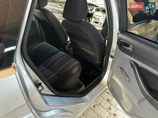 Серый Форд Фокус, объемом двигателя 1.6 л и пробегом 175 тыс. км за 5900 $, фото 47 на Automoto.ua