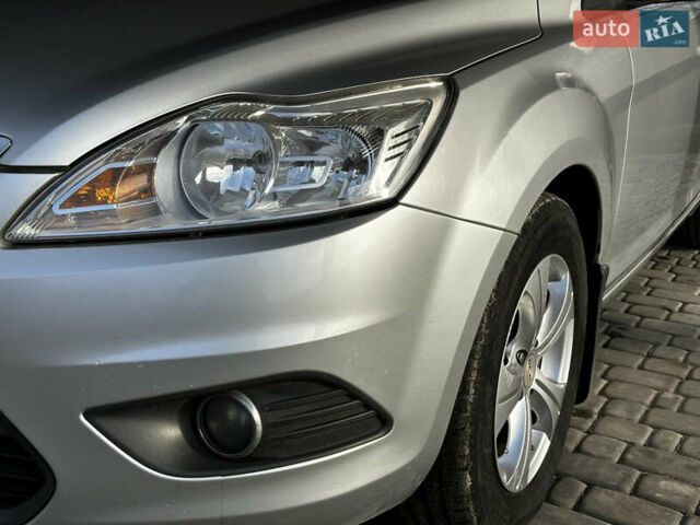 Серый Форд Фокус, объемом двигателя 1.6 л и пробегом 175 тыс. км за 5900 $, фото 11 на Automoto.ua