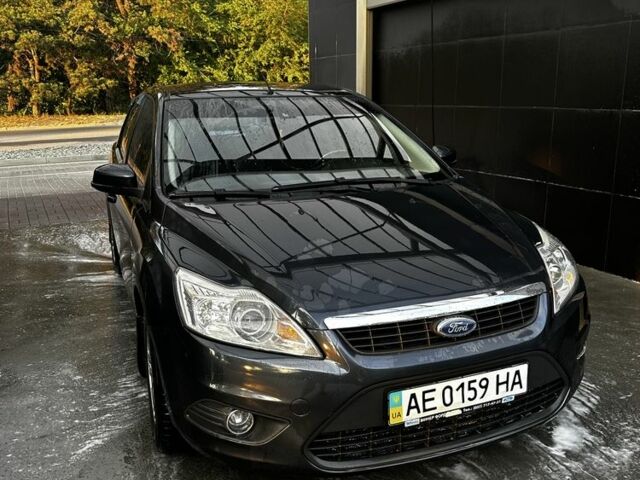 Серый Форд Фокус, объемом двигателя 1.6 л и пробегом 193 тыс. км за 4799 $, фото 2 на Automoto.ua